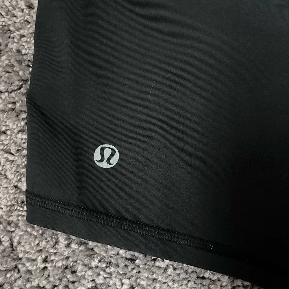 LULU LEMON | Shorts - Picture 3 of 8